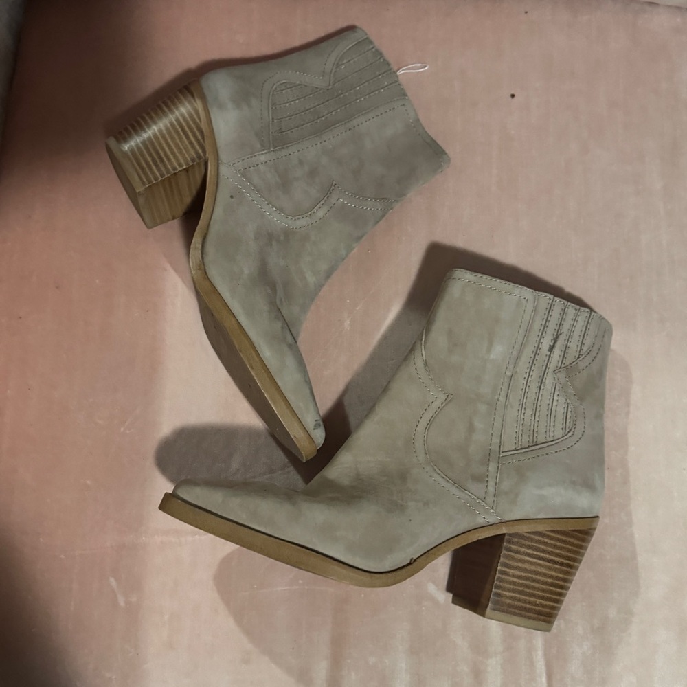 Lucky Brand Womens Jaide Taupe Suede Ankle Cowboy, Western Boots Shoes 9.5M - Picture 6 of 7